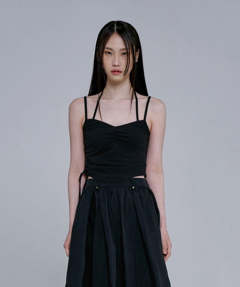 HALTER NECK SHIRRING SLEEVELESS TOP [BLACK]