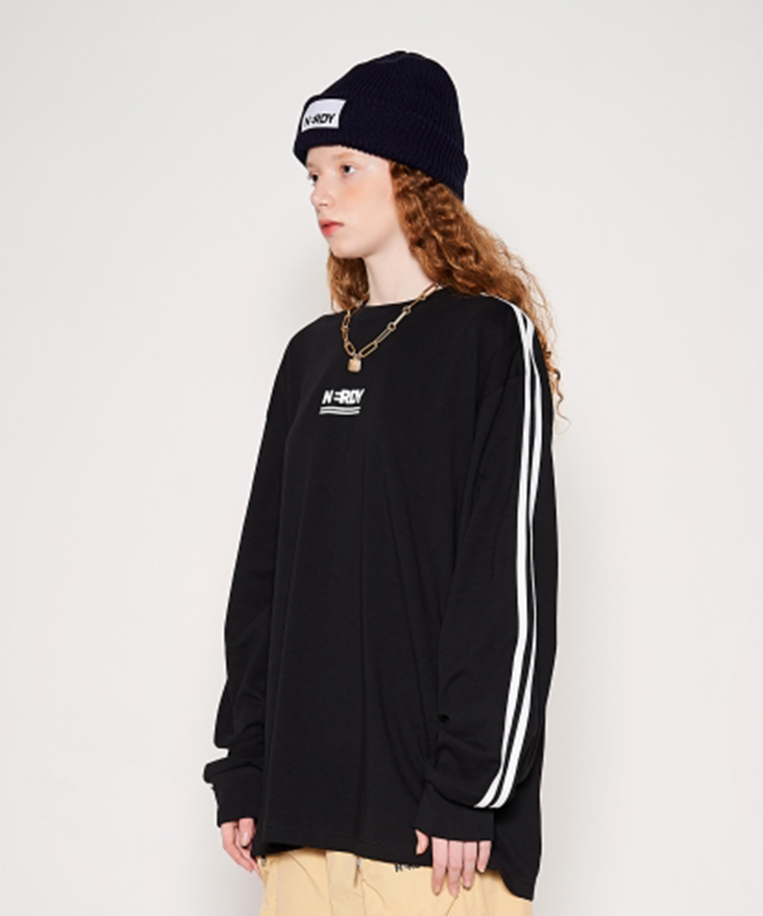 [ NERDY ]★韓国人気★2-LINE LOGO LONG SLEEVE T-SHIRT MUSINSA | NERDY 2-LINE Logo Long Sleeve T-Shirt Black