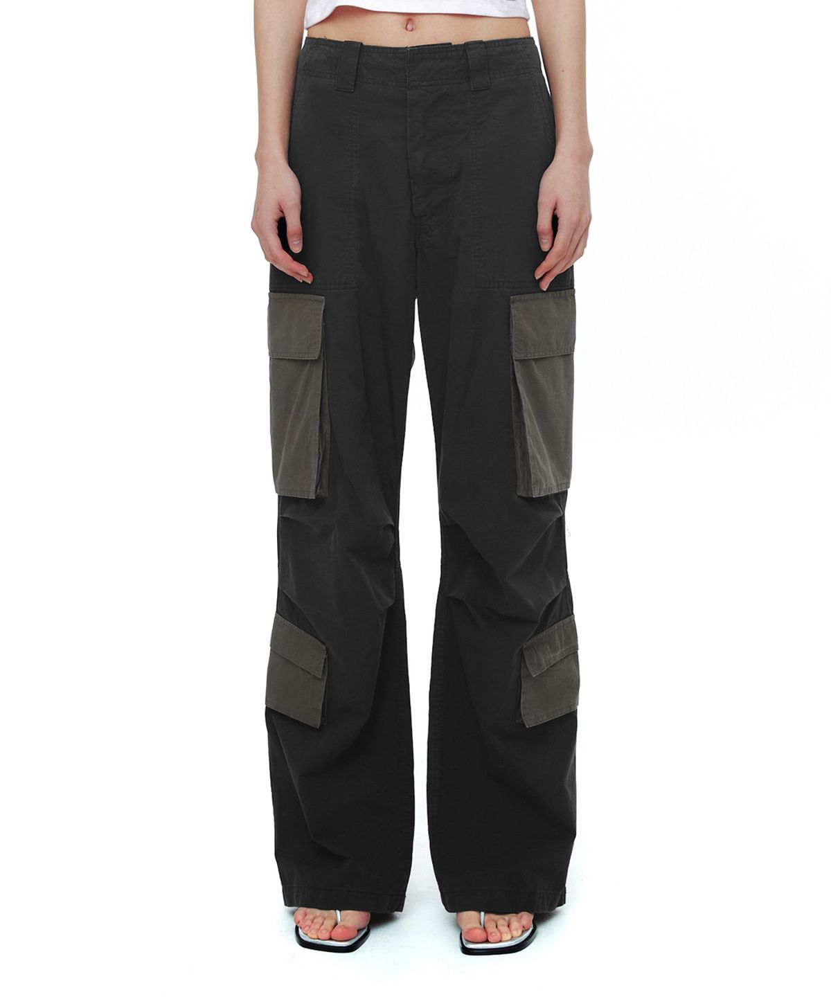 세릭(CERRIC) SOLID MULTI CARGO PANTS / CHARCOAL