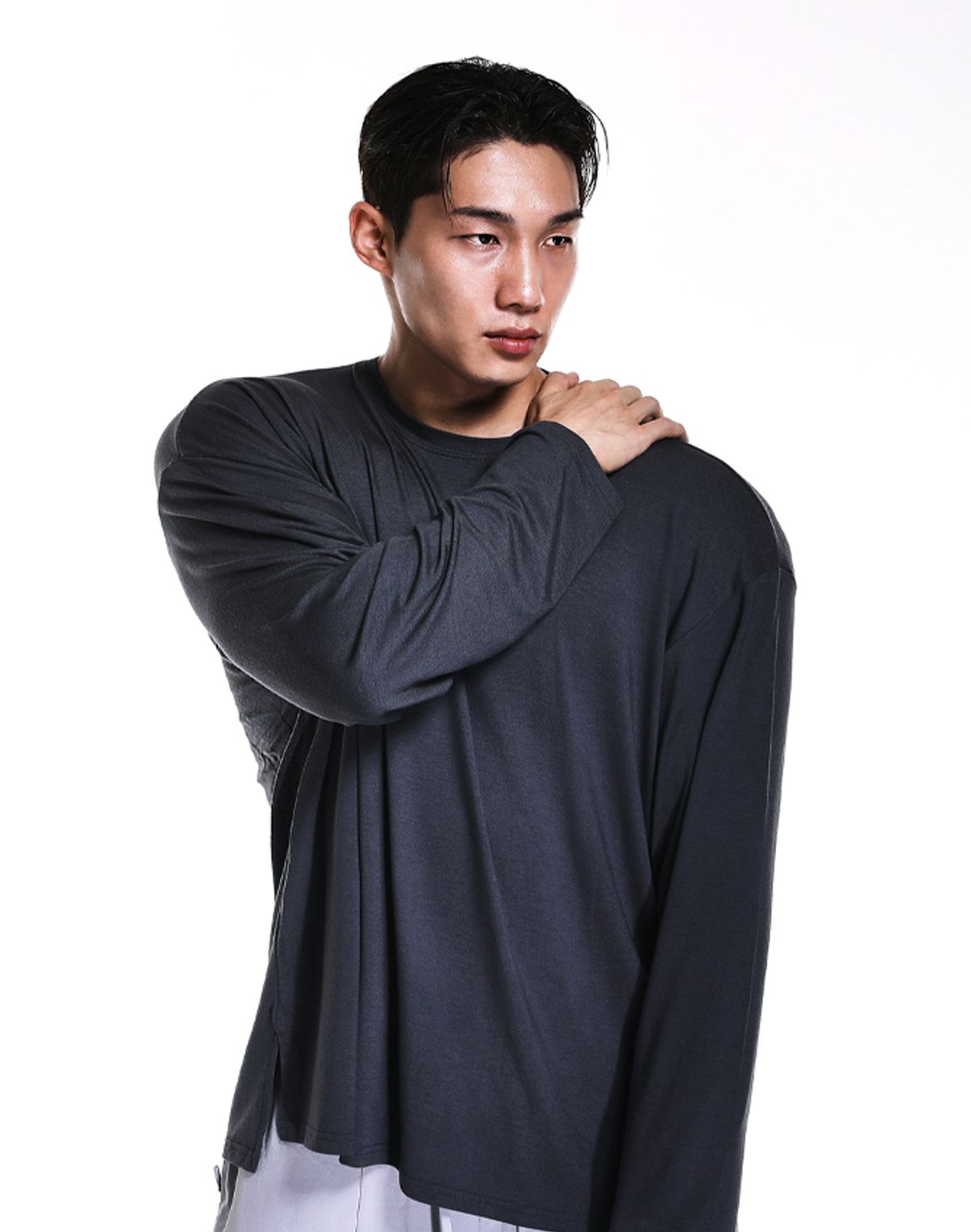 알브이디(RVD) 에어리 모달 오버핏 롱슬리브 (차콜)