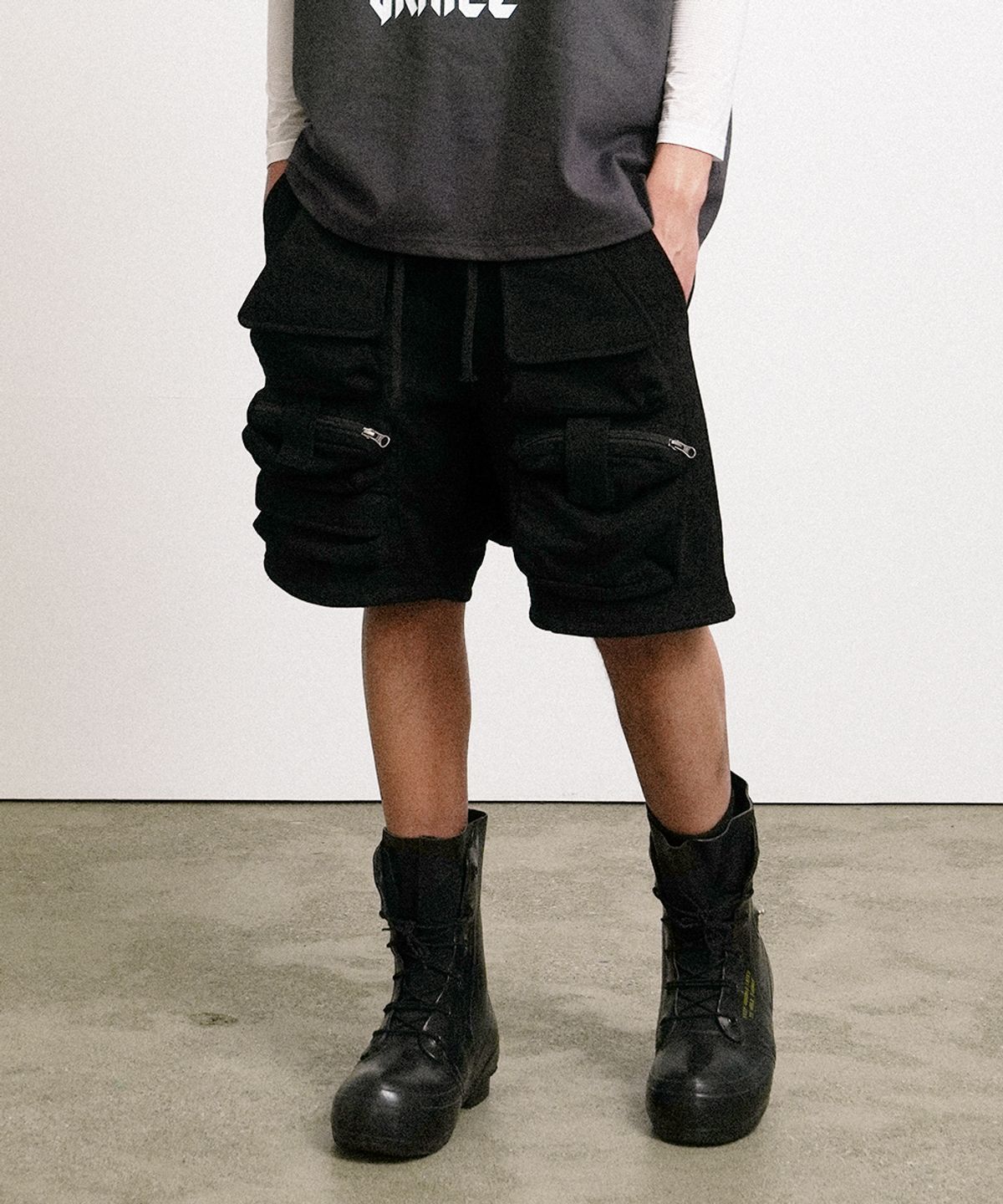 그레일즈(GRAILZ) LAYERED PANEL SHORTS [BLACK]