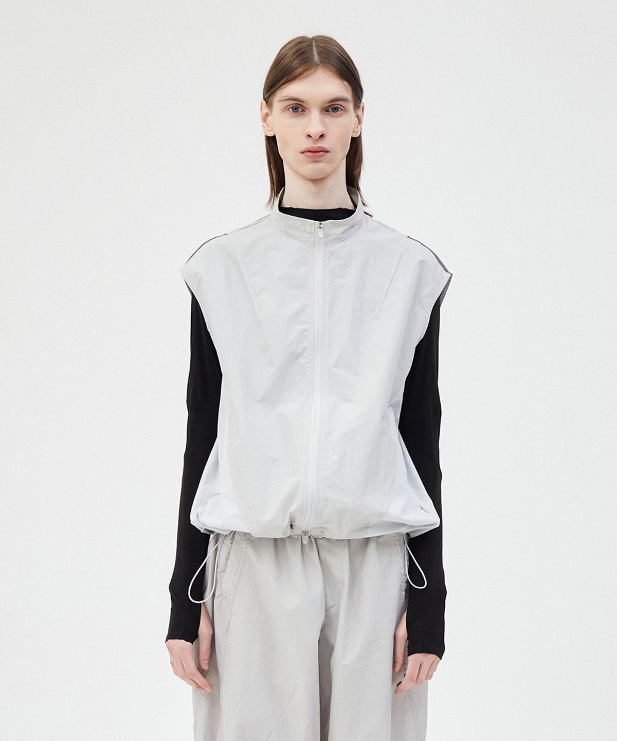 윈더(WINDER) SLASHED UTILITY VEST - GREY