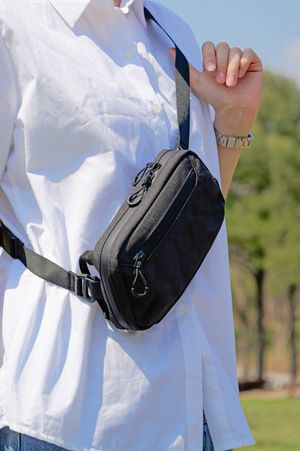 트래블러 슬링백 바디백 여행 크로스백 데일리 힙색 멀티 파우치 - 스몰 블랙