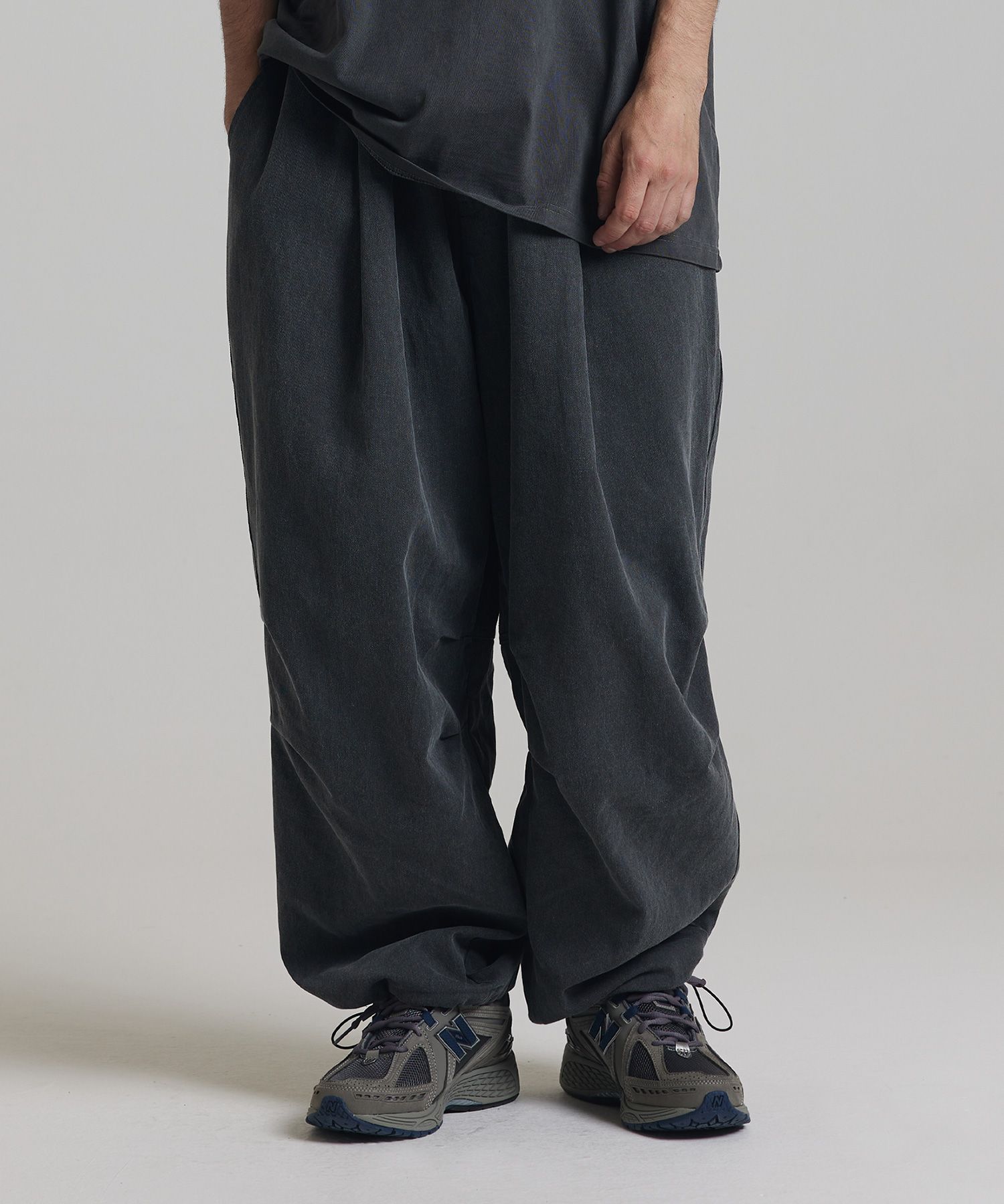 MUSINSA公式 | OTHERFITS Pigment Bio Balloon Pants (Charcoal)