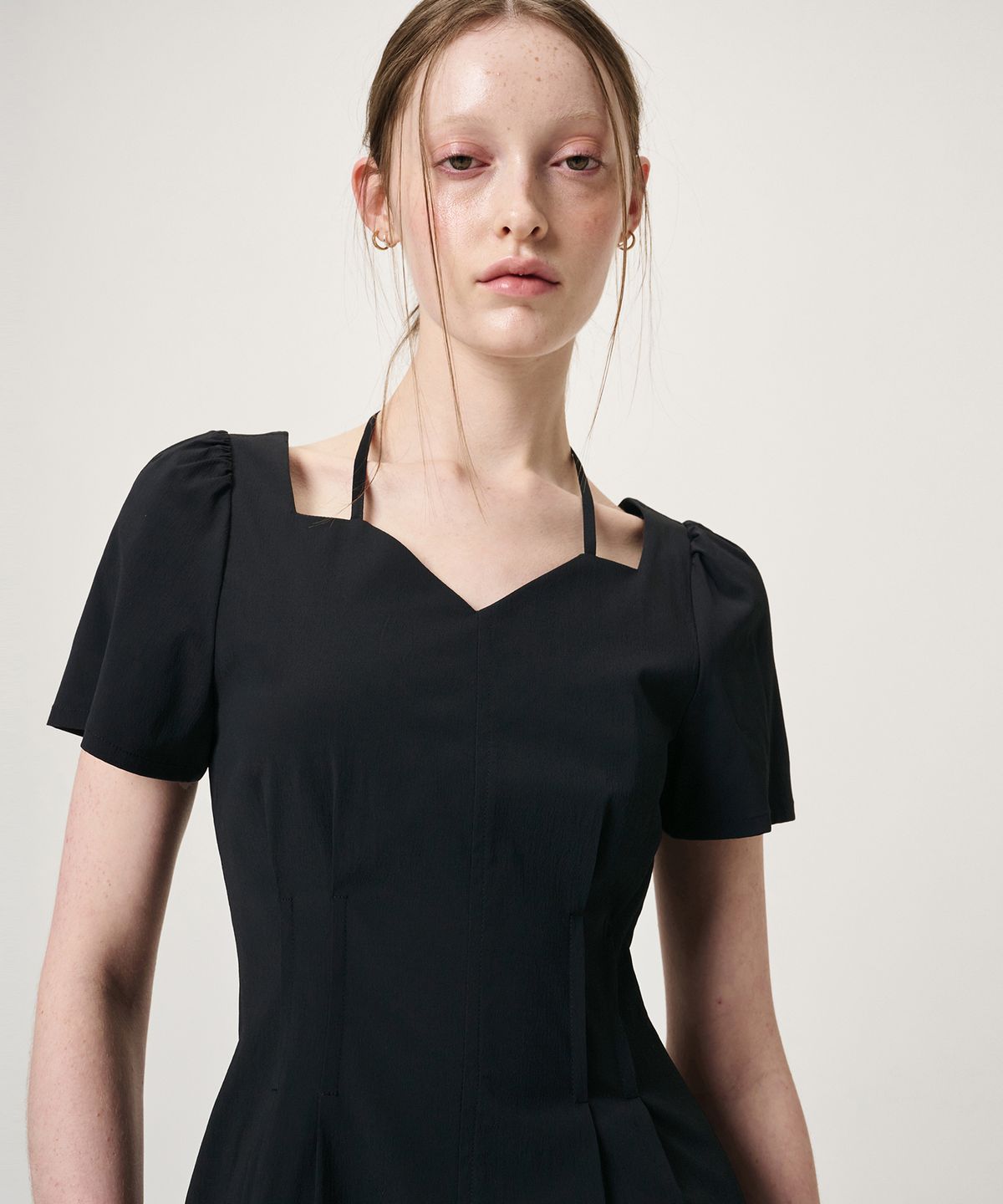 에트몽(ETMON) Heart Neck Strap Dress, Black