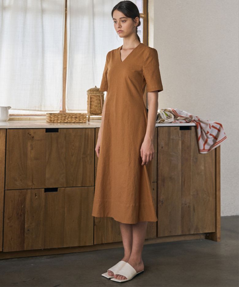 SUMMER LINEN V-NECK DRESS_CAMEL