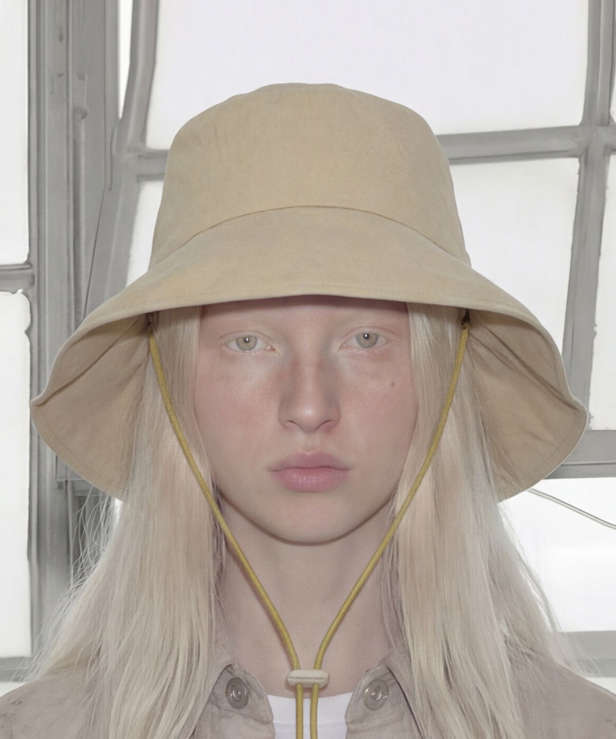 언더컨트롤 스튜디오(UNDERCONTROL STUDIO) 린넨 스트링 버킷햇 FOLD BUCKET / LINEN  STRING / OLIVE
