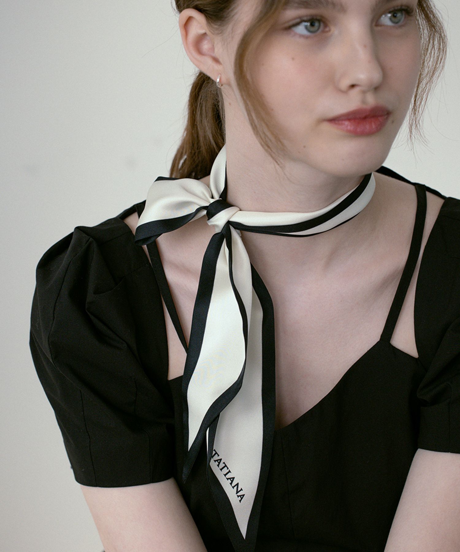 【TATIANA】HEPBURN LETTERING TWILLY SILK SCARF★送料・関税込 TATIANA】HEPBURN LETTERING TWILLY SILK SCARF☆送料・関税込