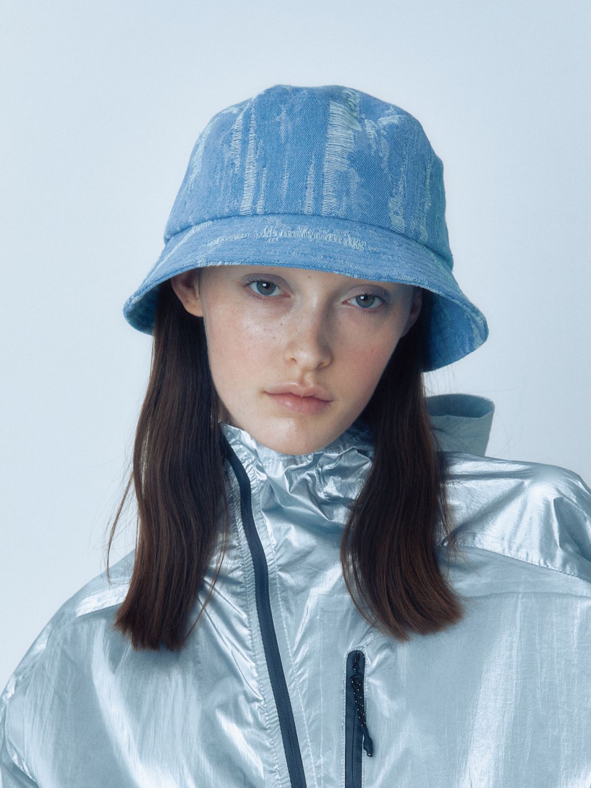 포에지담(POESIEDAME) DESTROYED DENIM BUCKET HAT IN LIGHT BLUE