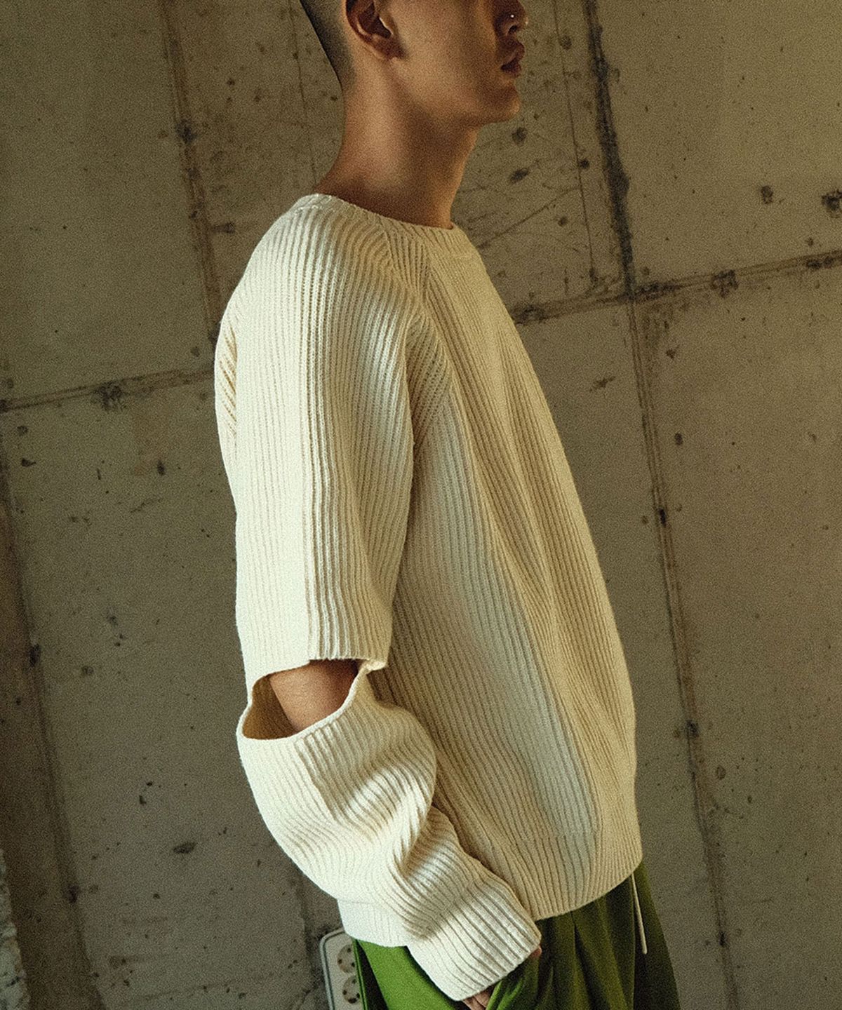 스키즘 인듀싱(SCHISM INDUCING) ELBOW STRIKERS SWEATER, PEARL