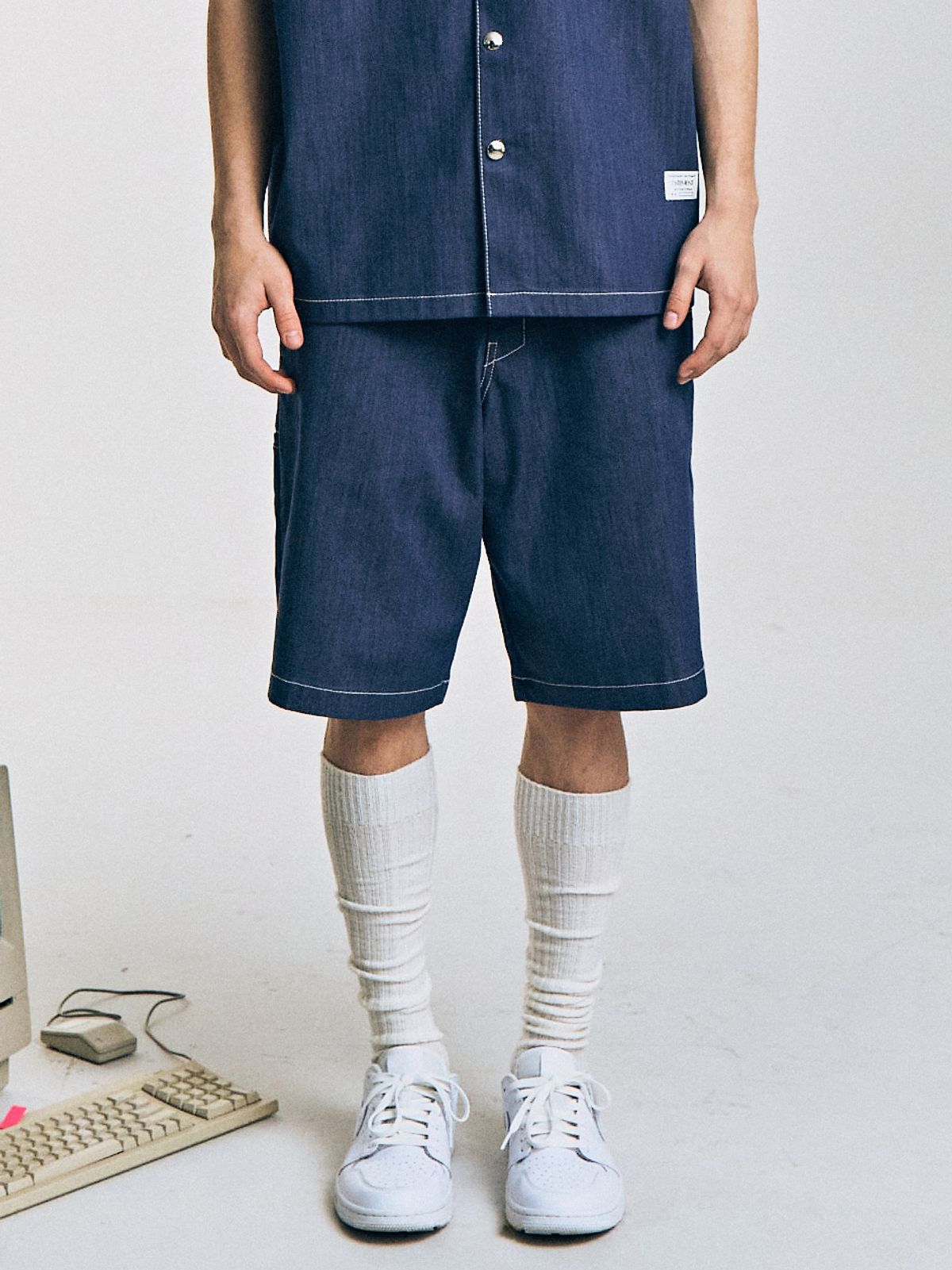 컨티먼트(CONTEMENT) LYOCELL DENIM LOOSE FIT SHORTS