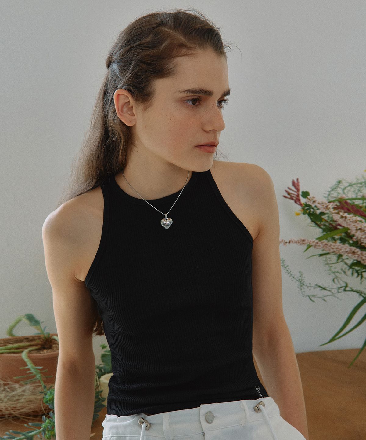 로라로라(ROLAROLA) RIBBED HALTER NECK SLEEVELESS BLACK