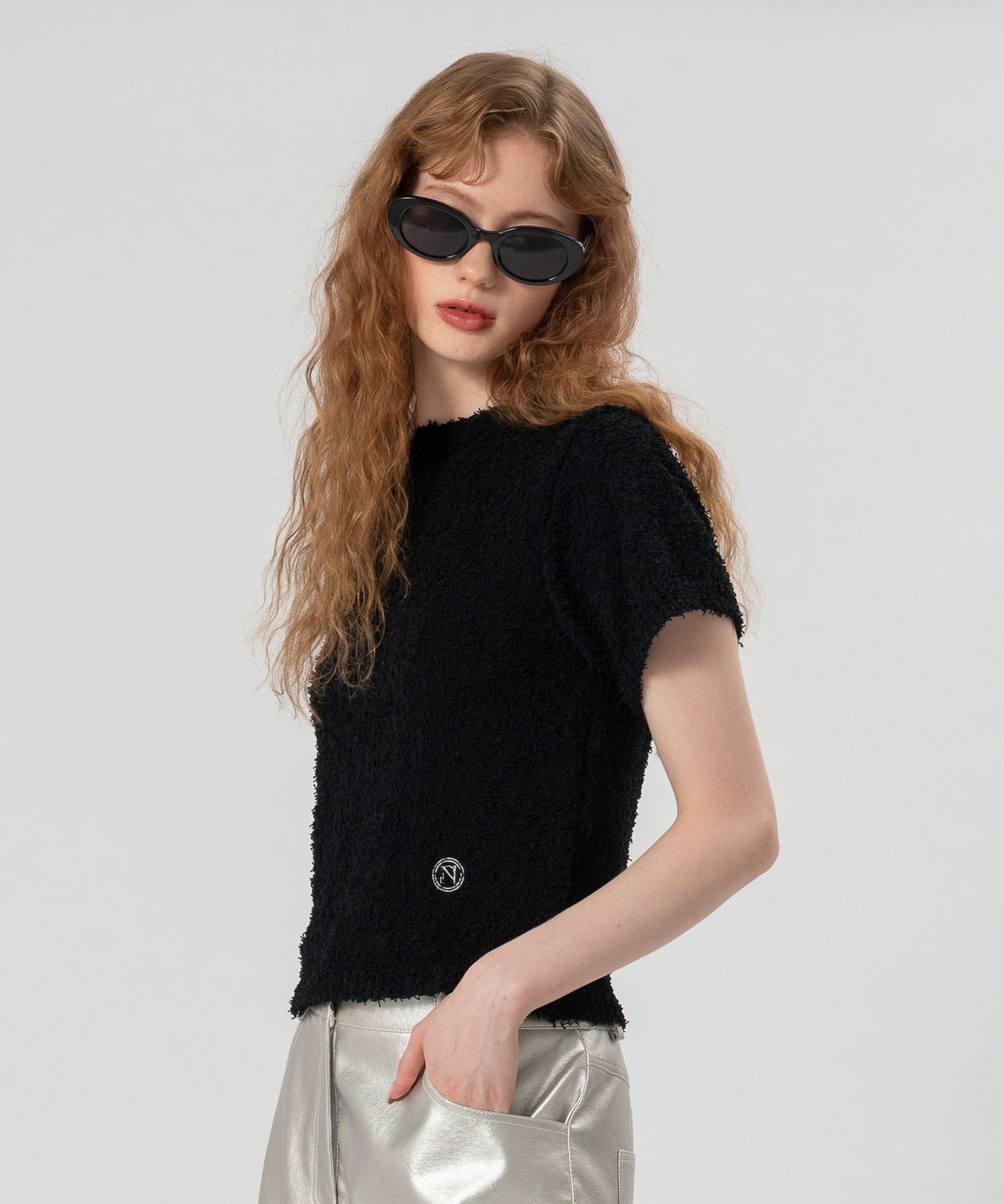 언유주얼 노말(UNUSUALNORMAL) SYMBOL KNIT TOP_BLACK