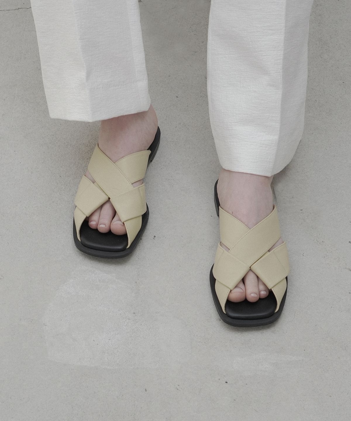 키에레이(CHIELEI) CROSS SANDAL [C3S09 YW]