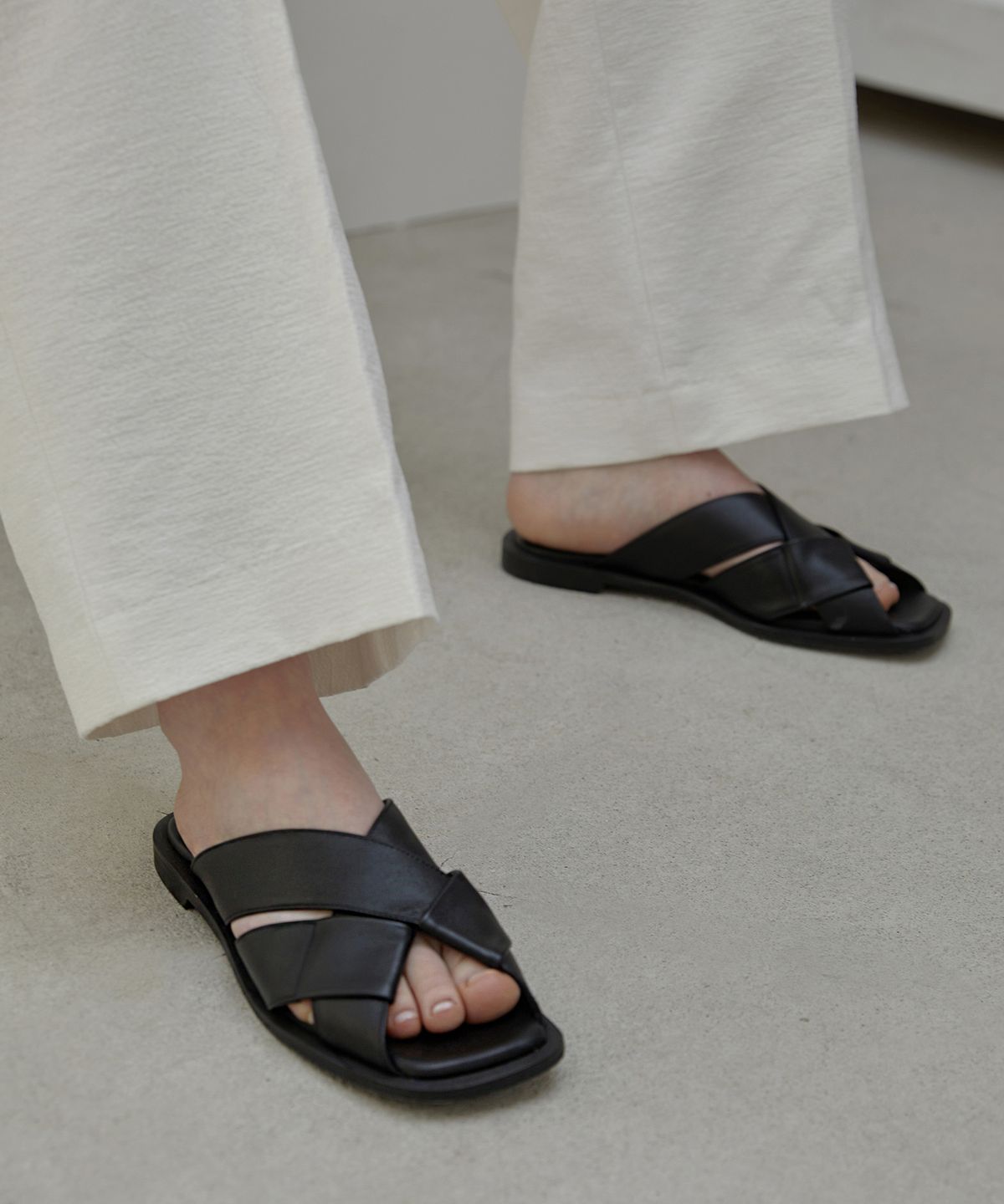 키에레이(CHIELEI) CROSS SANDAL [C3S09 BK]