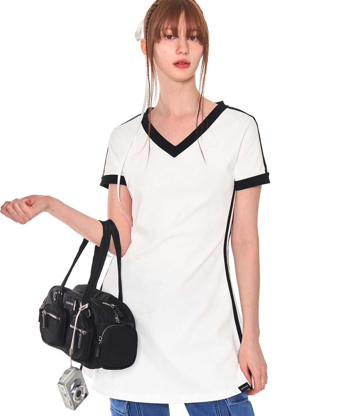 지제뮤지엄(ZIZEMUSEUM) V NECK LINE OPS (WHITE)