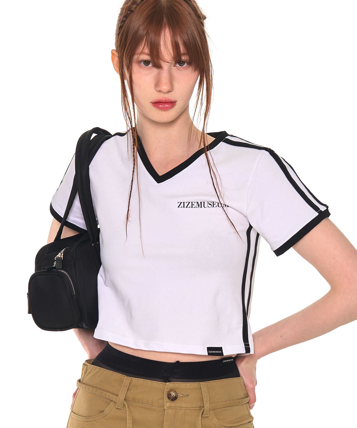 送料/関税込 ●ZIZEMUSEUM● V LINE SPORTY T-SHIRTS MUSINSA公式 | ZIZEMUSEUM V LINE SPORTY T-SHIRTS (WHITE)