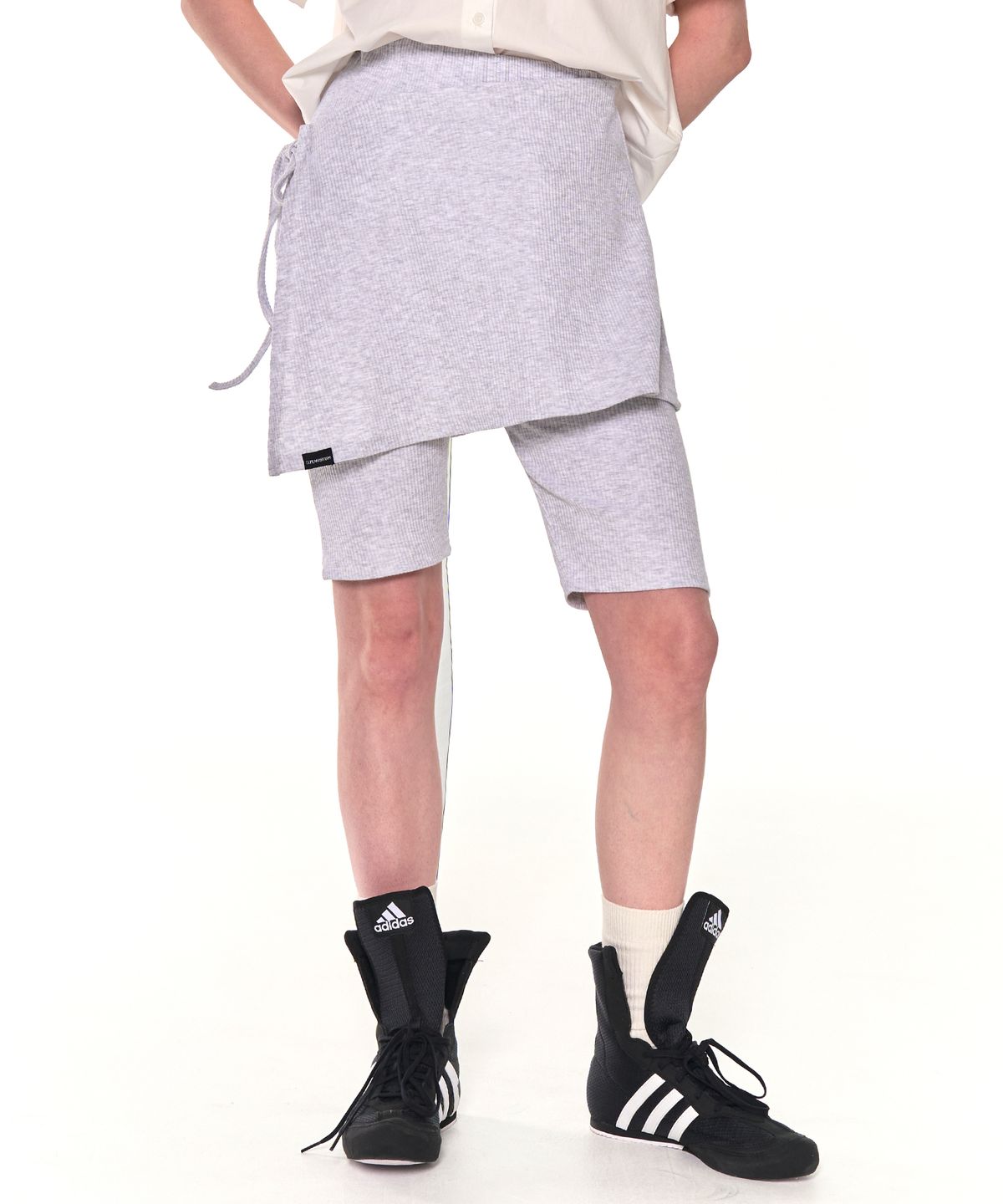 지제뮤지엄(ZIZEMUSEUM) BIKER LAP SKIRT SHORTS (MELANGE WHITE)