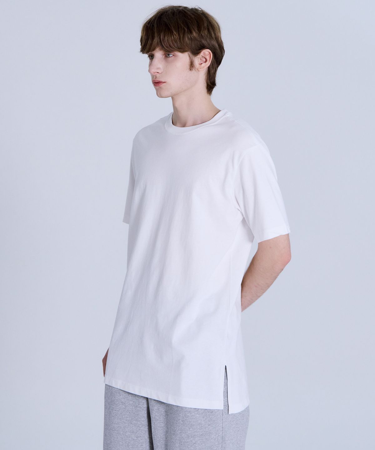베이직하우스(BASIC HOUSE) UNI 레이어드 라운드넥 반팔티 긴기장(+7cm) 화이트 LATS0106