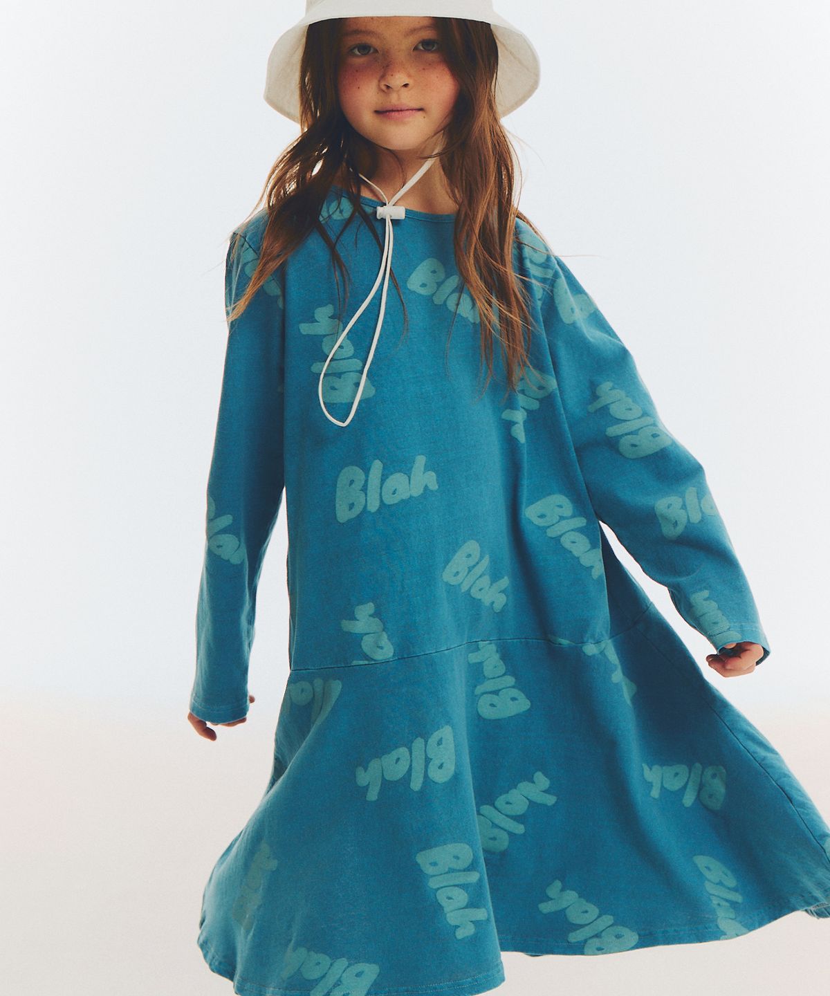 블라블라키아(BLABLAKIA) BLAH LOGO DRESS (BLUE)