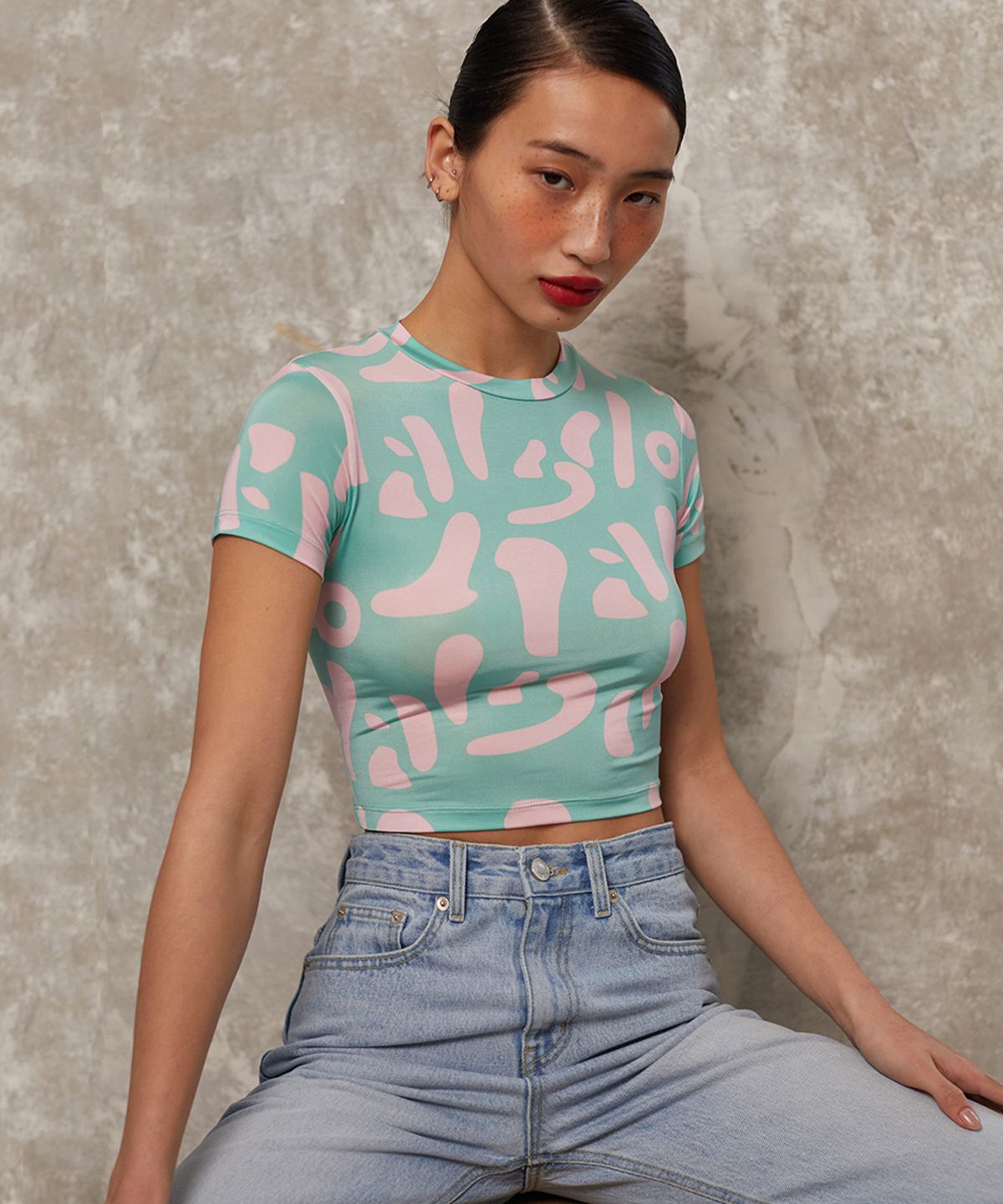 탑걸(TOPGIRL) TG LETTER PRINT CROP TOP_T316TP101