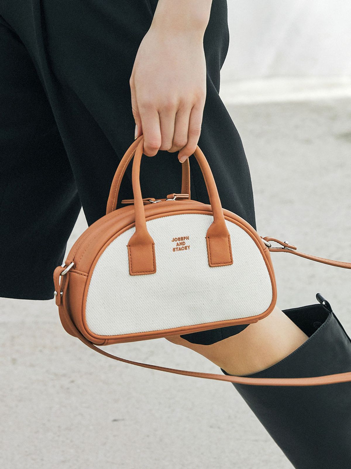 조셉앤스테이시(JOSEPH&STACEY) OZ Mini Half Moon Canvas Cross Bag (2color)