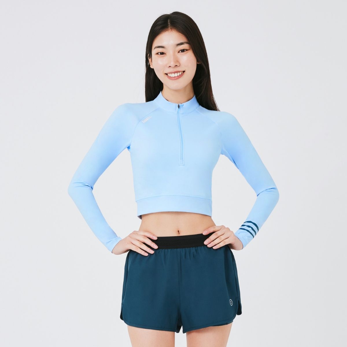 배럴(BARREL) 우먼 리조트 하프 집업 크롭 래쉬가드 아쿠아블루 (B3SWWCR006AQB)