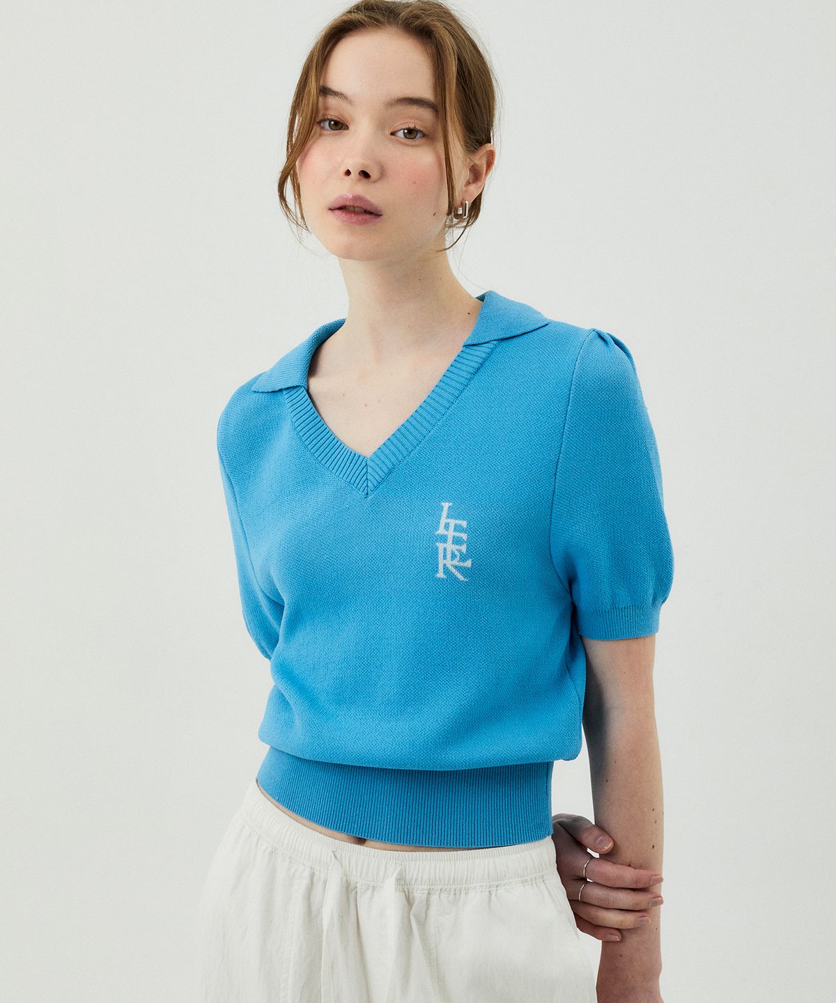 잇터(ITER) JACQUARD COLLAR V-NECK HALF KNIT_OCEN BLUE