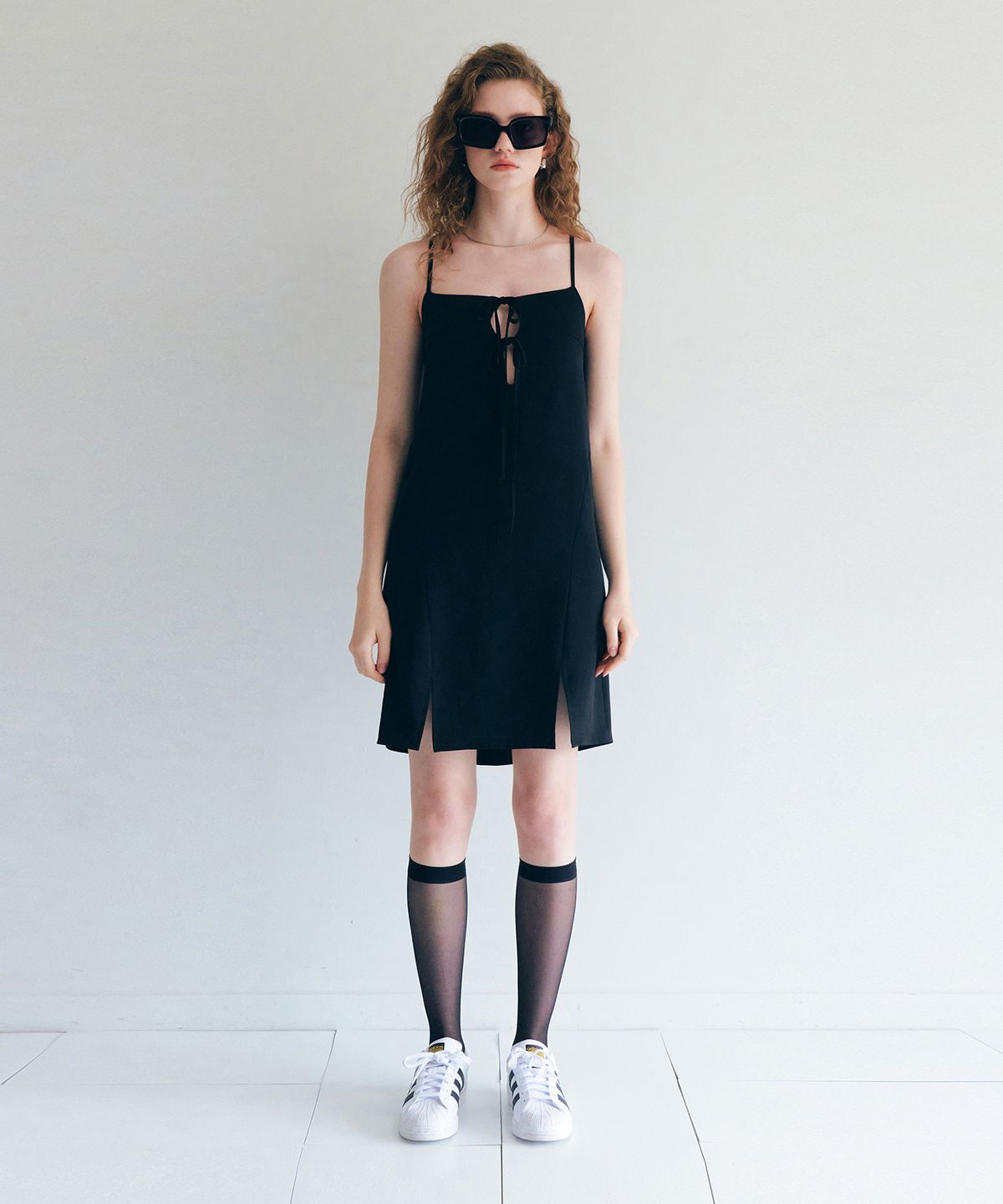 커렌트(CURRENT) STRAP MINI DRESS [BLACK]