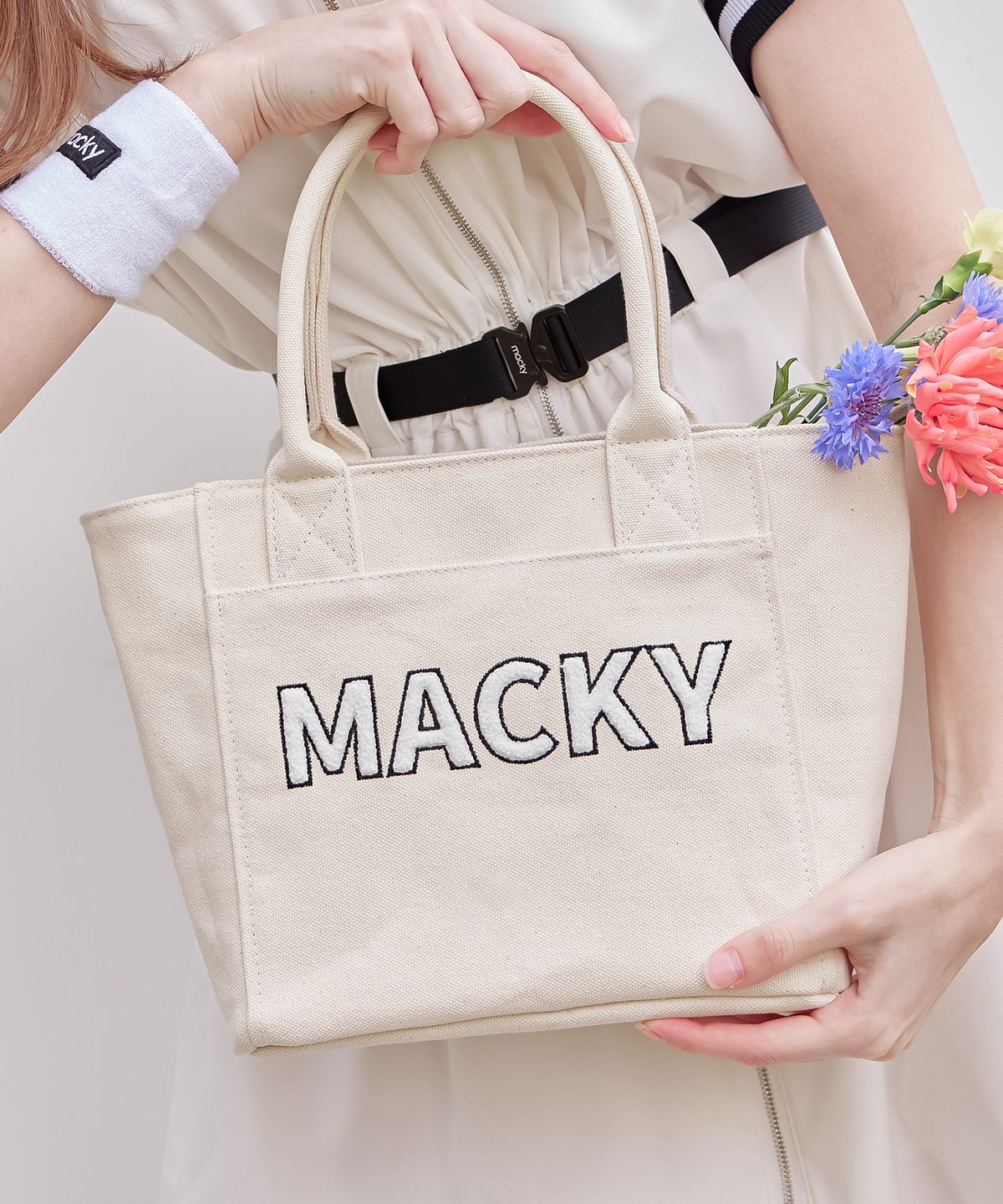 맥키(MACKY) 부클 필드 토트백 화이트