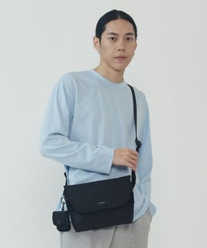 내츄럴 홀리데이 숄더크로스백 (블랙)