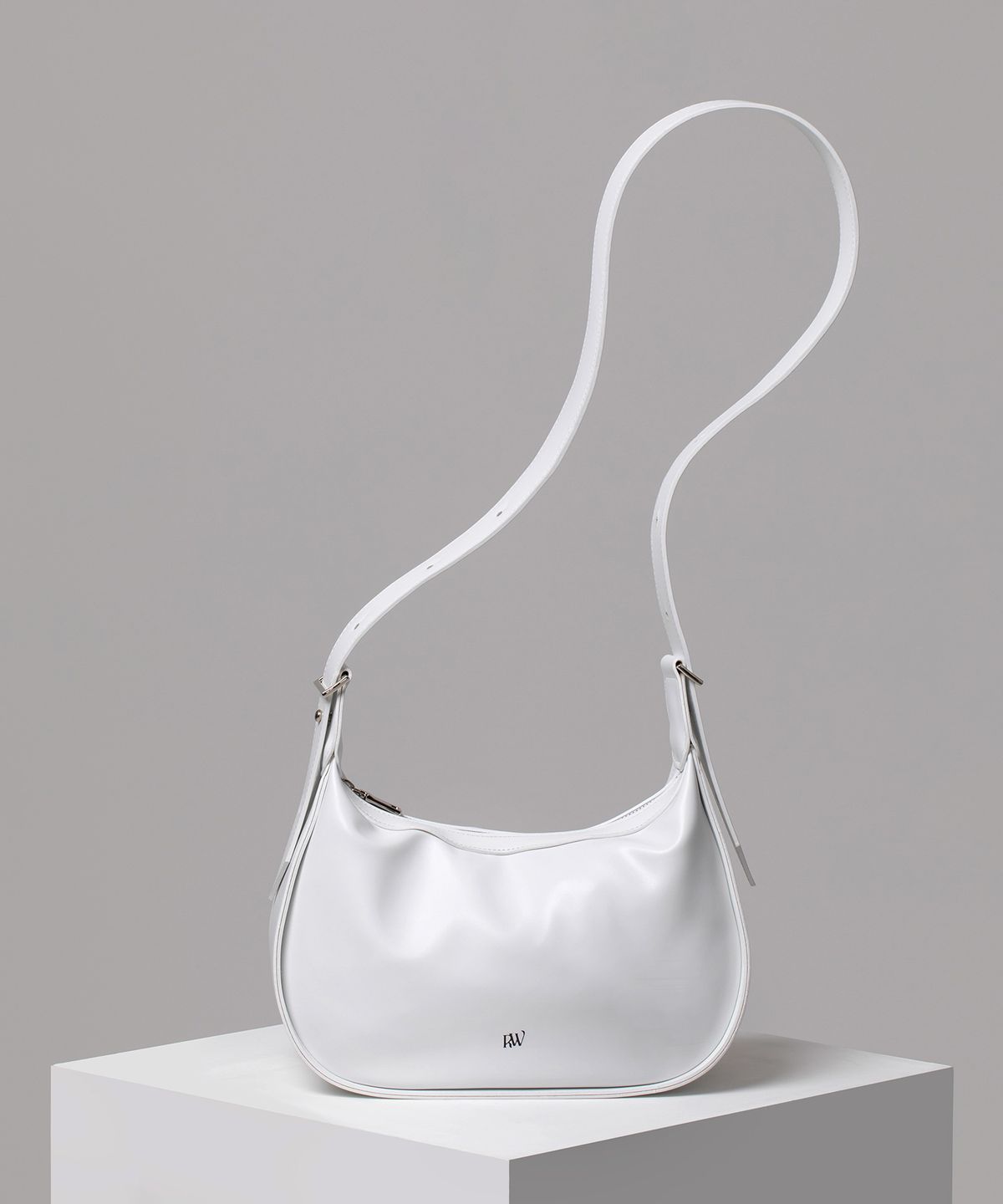 리끌로우(RECLOW) RC HALF MOON 가방 WHITE