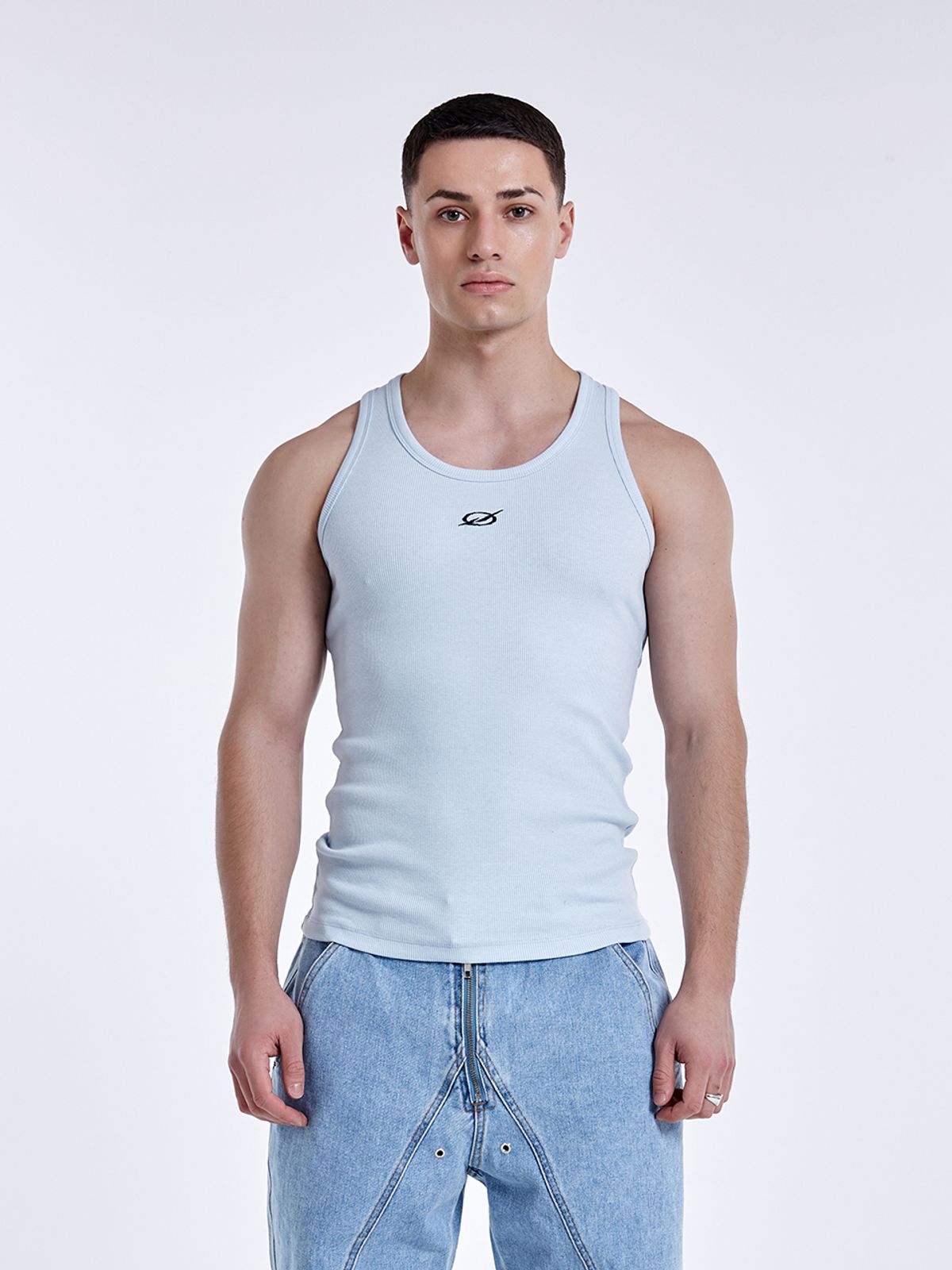 51퍼센트(51PERCENT) Basic curve sleeveless - Sky blue