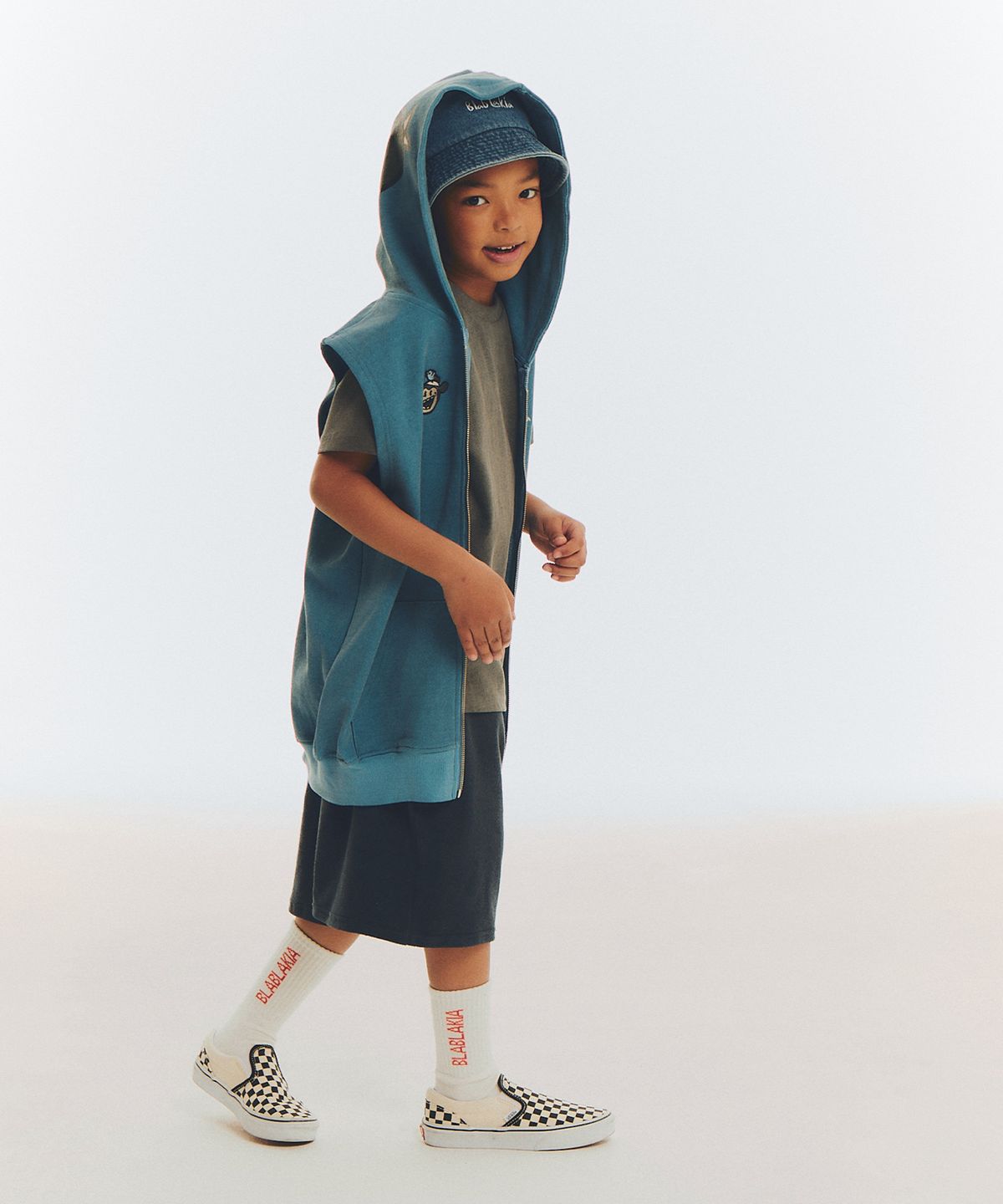 블라블라키아(BLABLAKIA) BLAH HOODES SWEAT VEST (BLUE)
