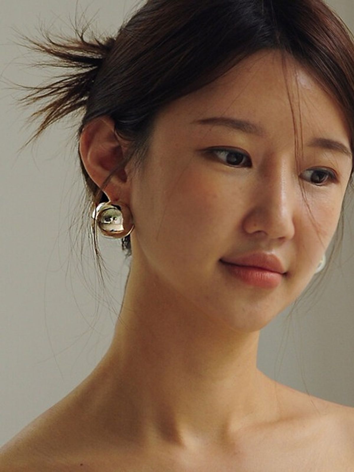 조에나(ZOENA) over ball earring