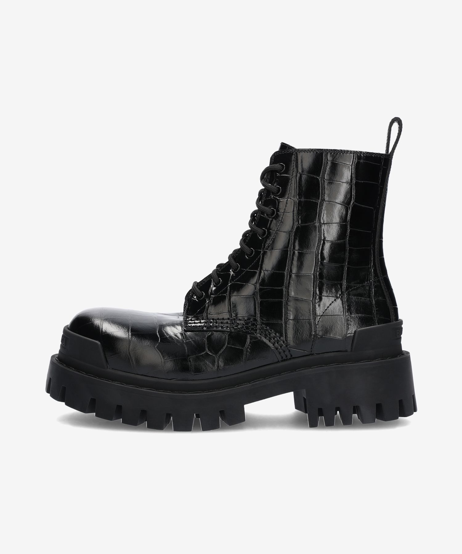 25SS new/BALENCIAGA Strikeダメージレザーブーツ Boots Black Strike leather boots in black - Balenciaga | Mytheresa