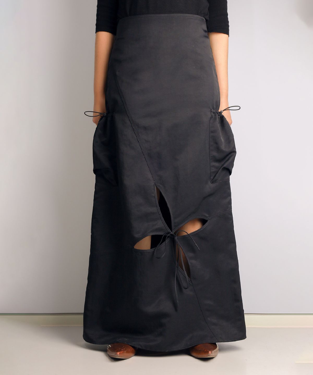 토우토우 아카이브(TOWTOW ARCHIVE) PIA CARGO SKIRT-SLASH BLACK