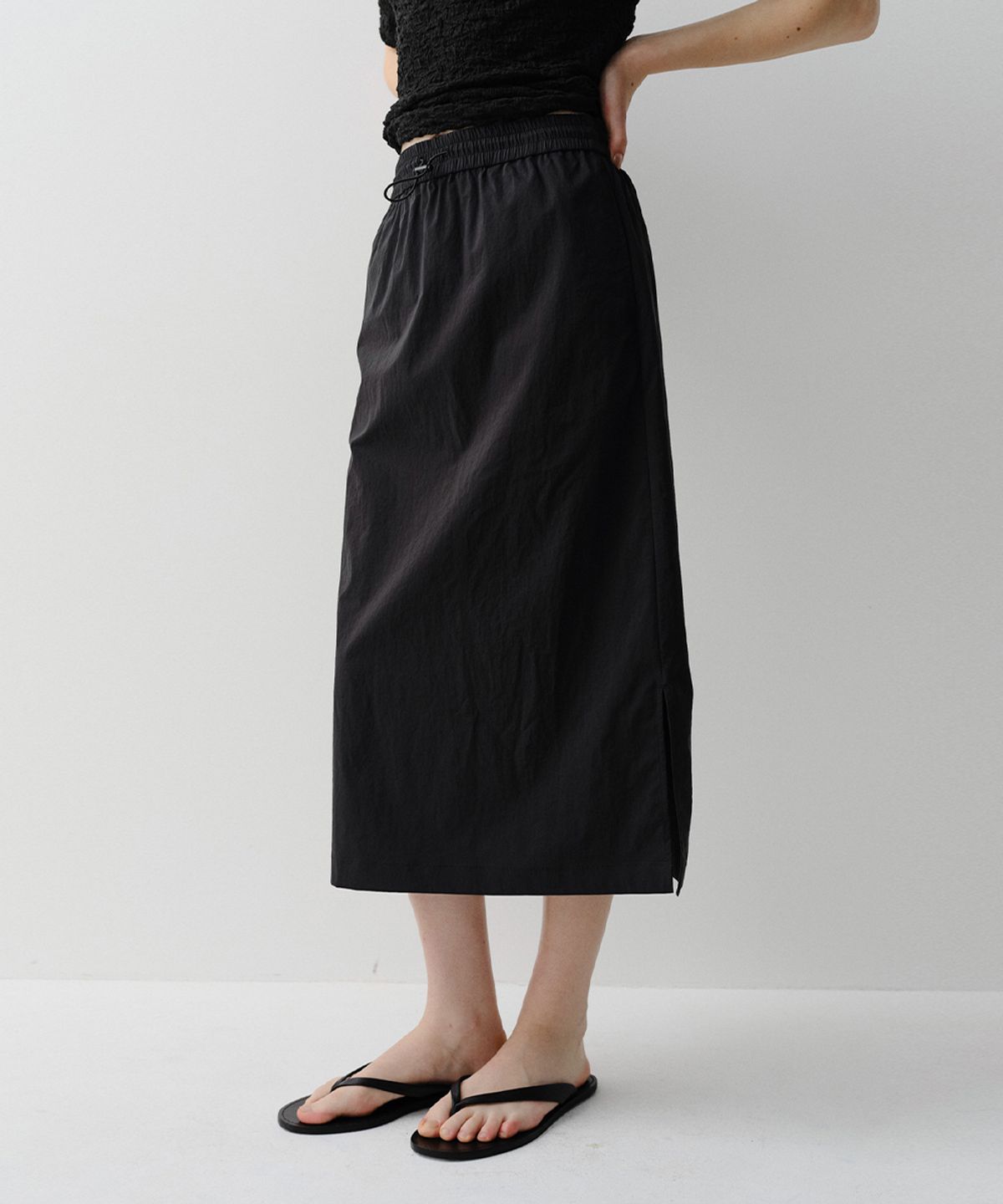 이아(EAAH) ODE SKIRT (BLACK)