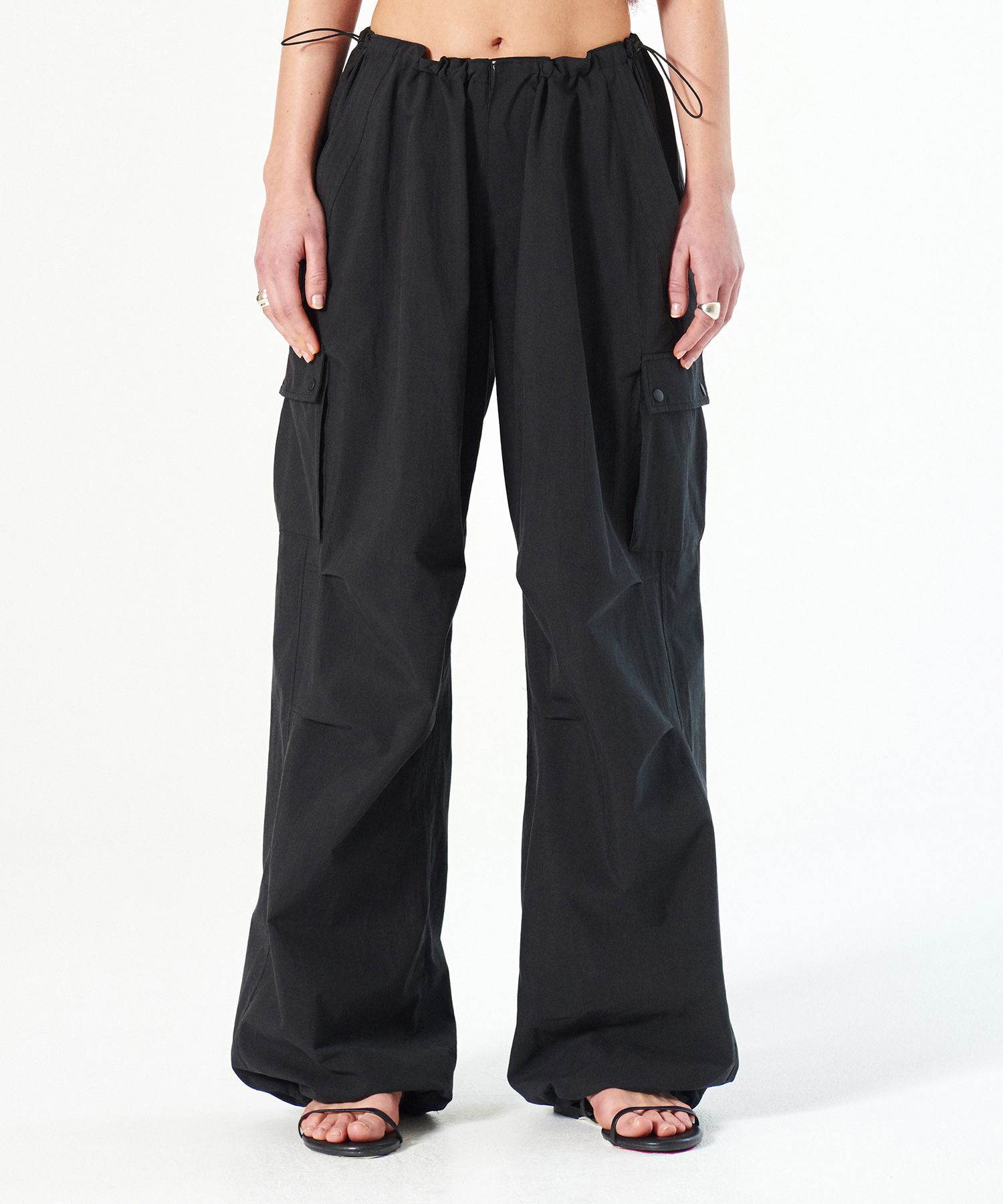 【DIAGONAL】WAIST STOPPER CARGO PANTS MUSINSA公式 | DIAGONAL WAIST STOPPER CARGO PANTS (black)