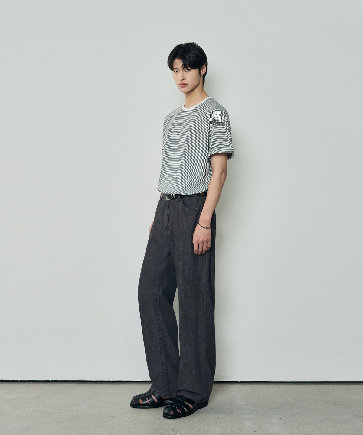 아워데이즈(OURDAYZ) 쿨 린넨 라이크 세미 와이드 데님 [GRAYISH BLACK]