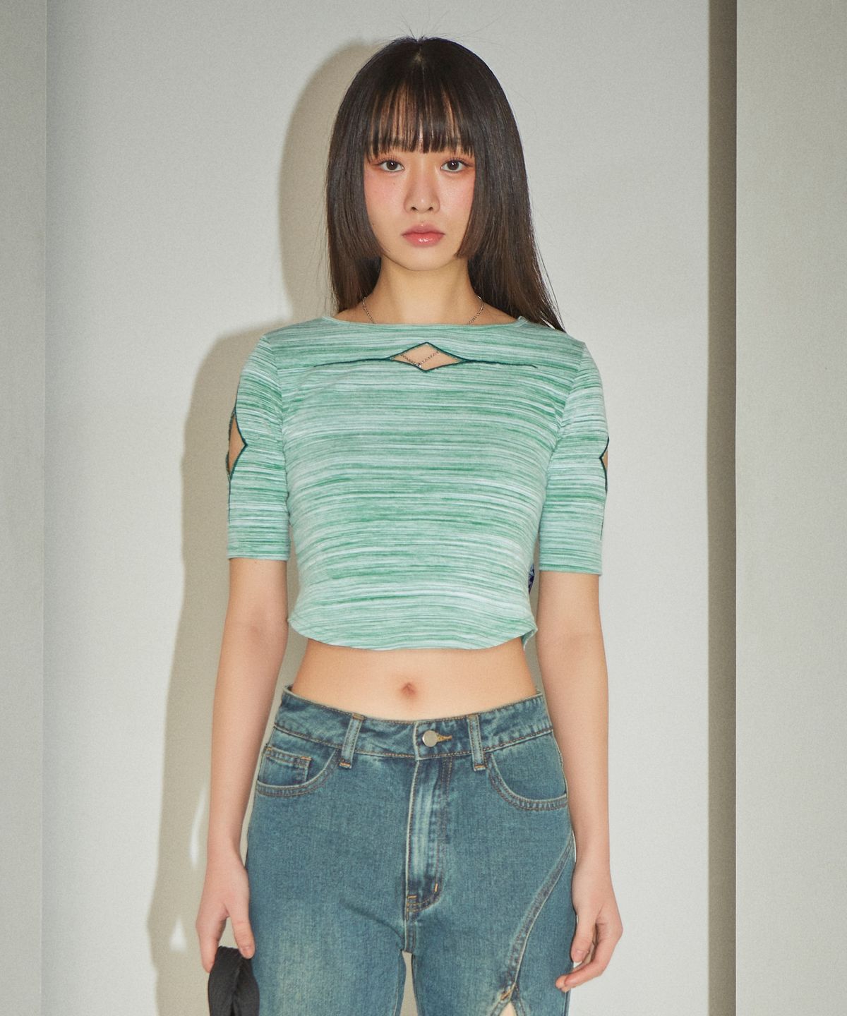 파베르핑거(FABER FINGER) Stripe Glitter Slit Crop T-shirt (Green)