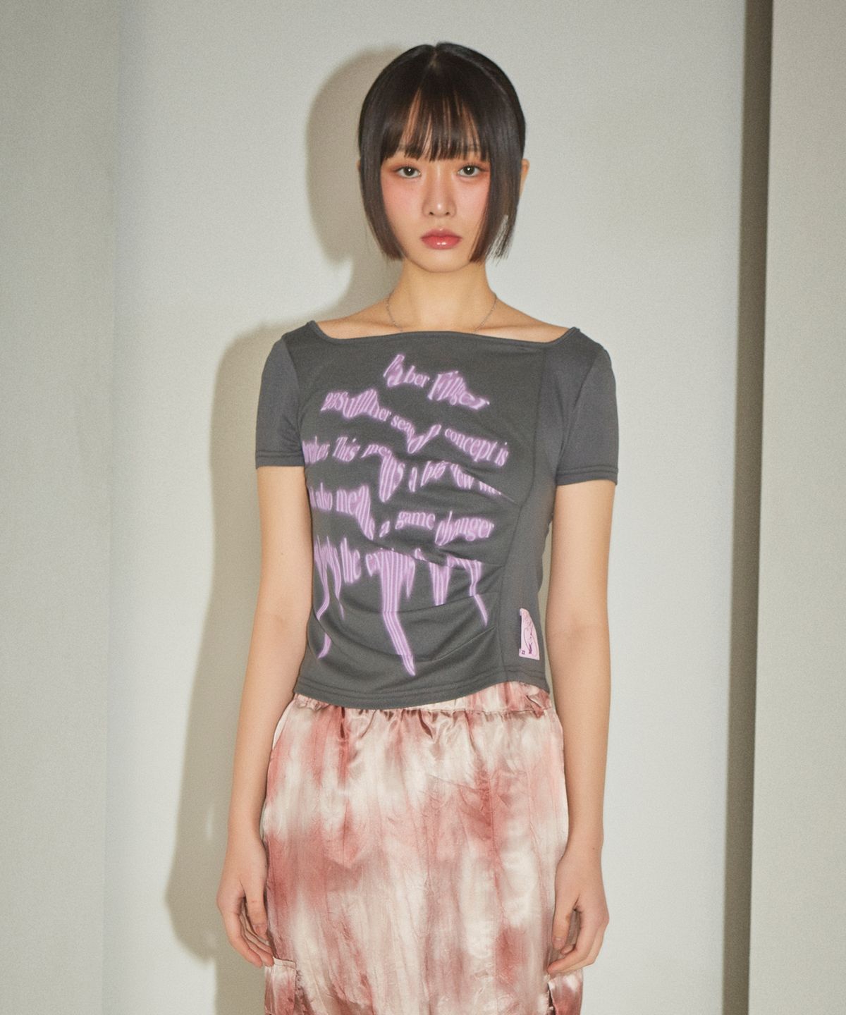 파베르핑거(FABER FINGER) Wave Print Shirring T-Shirt (Charcoal)