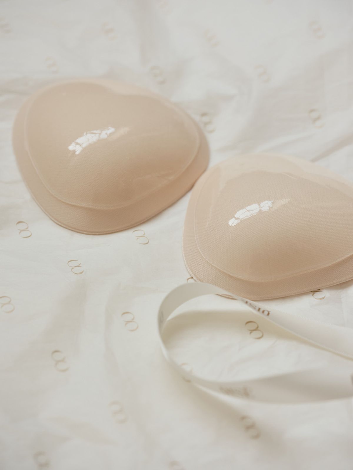 키세 언더웨어(QISE UNDERWEAR) 접착식 여성 삼각 볼륨패드 스킨 - 사이즈 & 후기 | 무신사