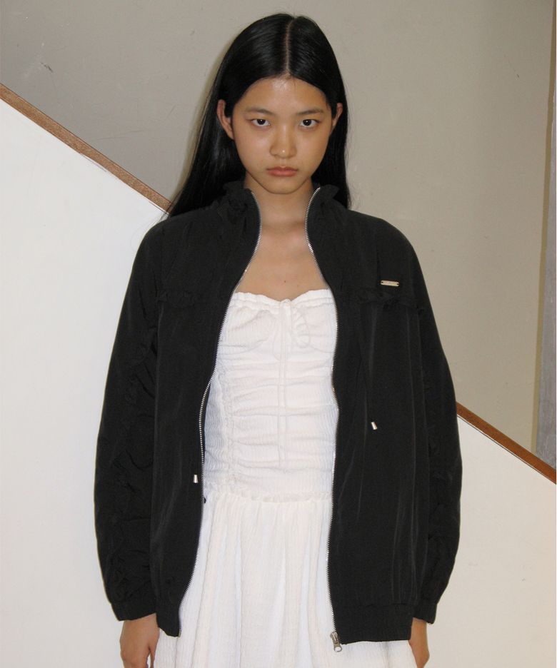 CIRCLE LINE FRILL WINDBREAKER (BLACK)