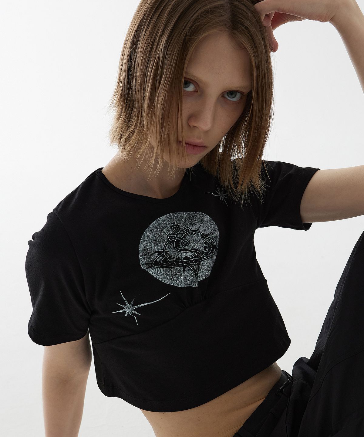 플라즈마스페어(PLASMA SPHERE) TRACK T-SHIRT IN BLACK(크롭 티셔츠)