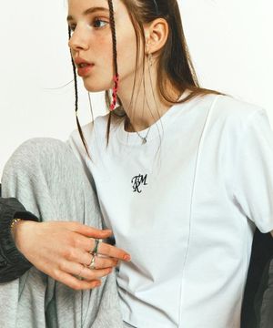 여성) 로고 세미크롭 반팔티_RAF2TR2003WT