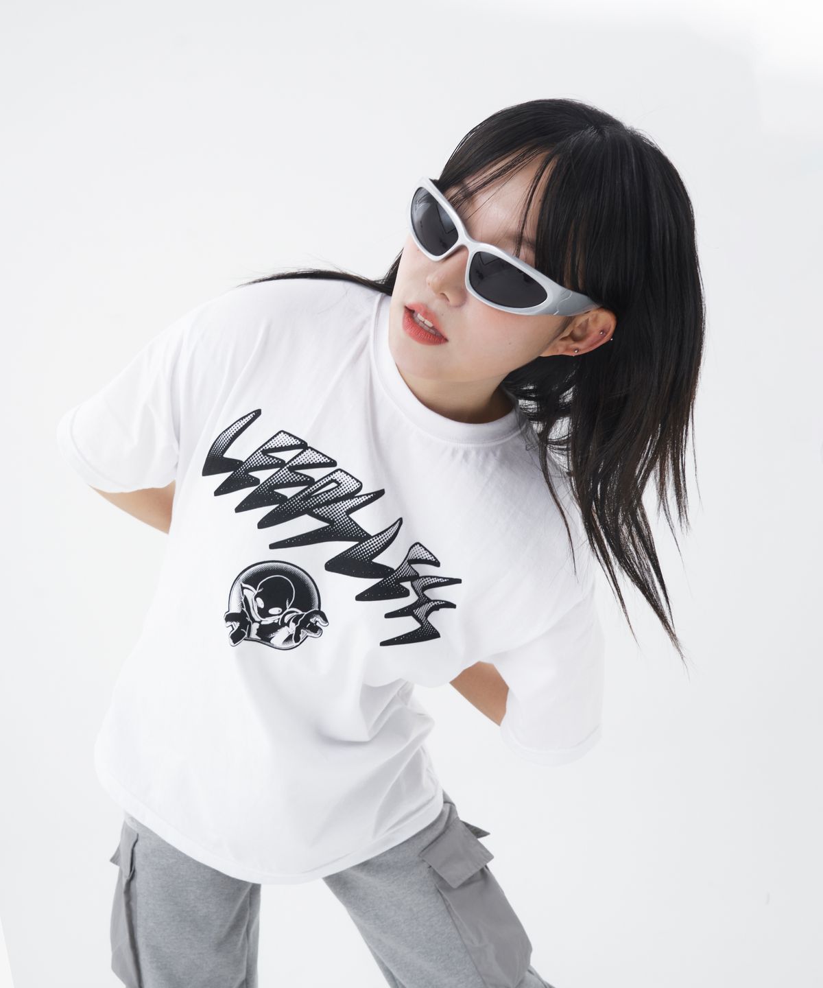 리즈리스(LEEDSLESS) leedsless invasion T-shirt 리즈리스 인베이전 티셔츠 [white]