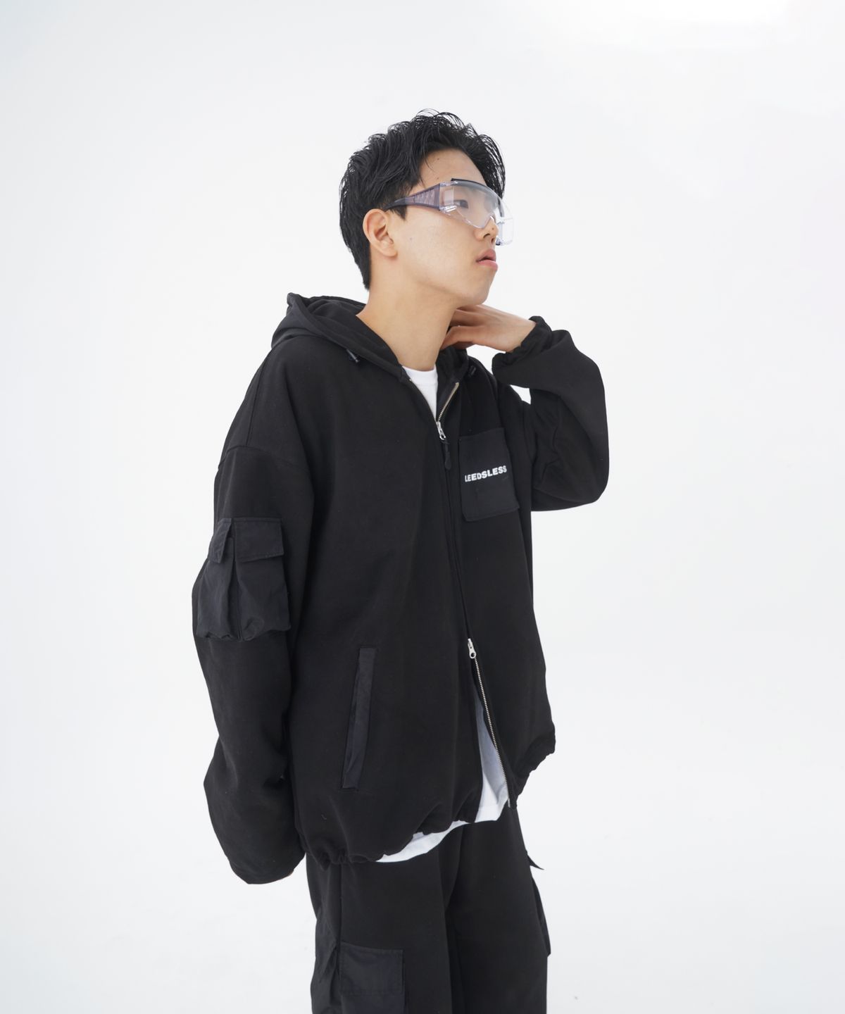리즈리스(LEEDSLESS) leedsless space cargo hood zip-up 리즈리스 스페이스 카고 후드집업 [black]