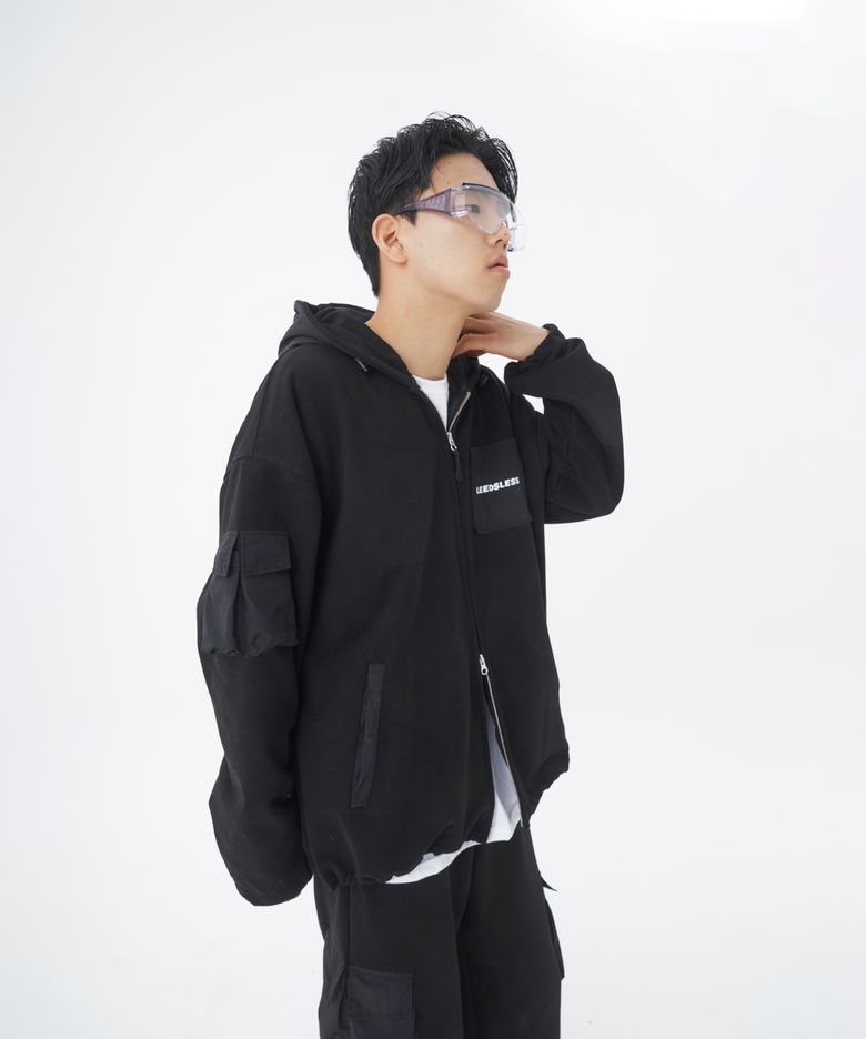 leedsless space cargo hood zip-up 리즈리스 스페이스 카고 후드집업 [black]
