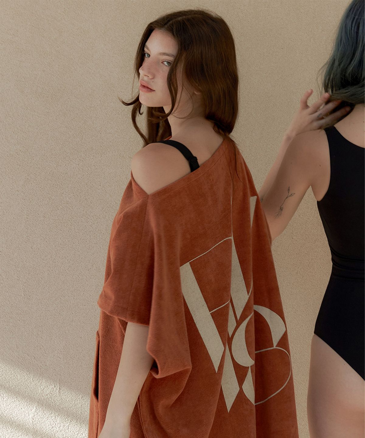르브아시스(REVOIRSIS) RVIS terry twoway poncho camel